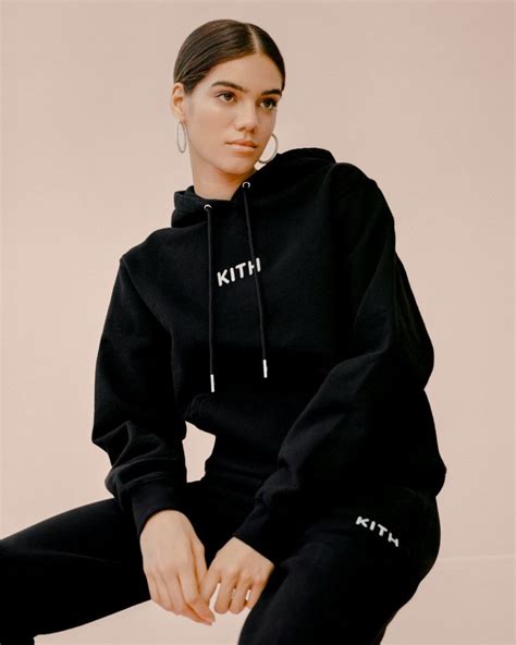 Feb 18, 2022 · Kith Women presents its 88-piece Spring 2022 in-line collection and Spring 2022 Classics. Featuring a palette rooted in washed indigo, mushroom and earth tone neutrals, putty whites, dusty mint and cool toned cacao, Spring 22 is centered around the debut of Kith’s denim collection, as well as the evolution of key silhouettes in Spring Classics. 